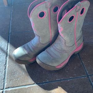 6.5 twisted x cowboy boot. Tan and pink.  Great shape. Very comfortable boot